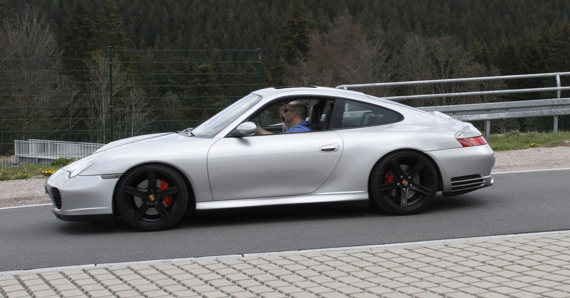 Porsche 911 Carrera 4S 2004